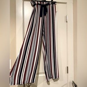 SOLD | Boutique Flowy Pants